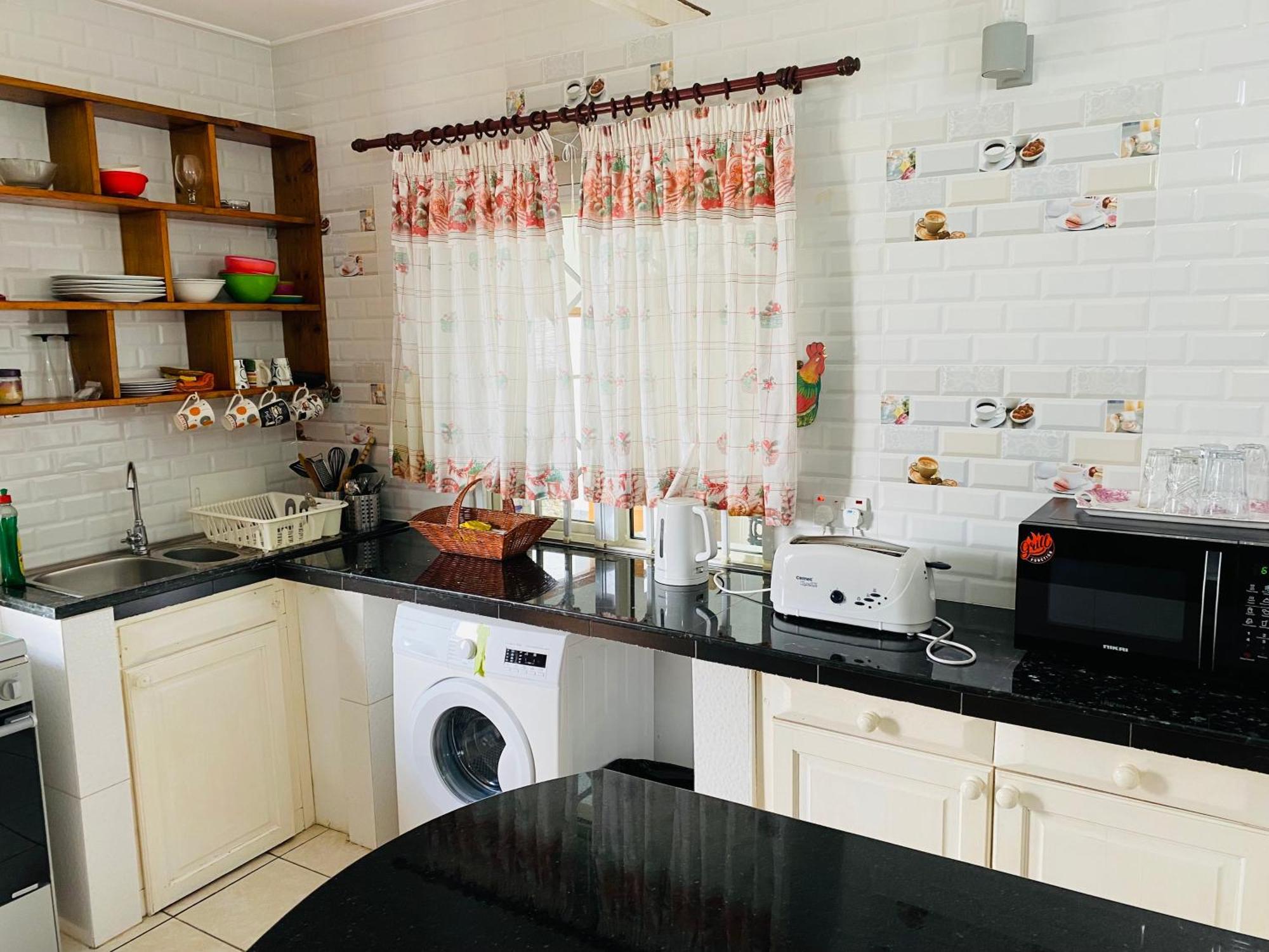 Oceanic View Apartments Beau Vallon  Bagian luar foto
