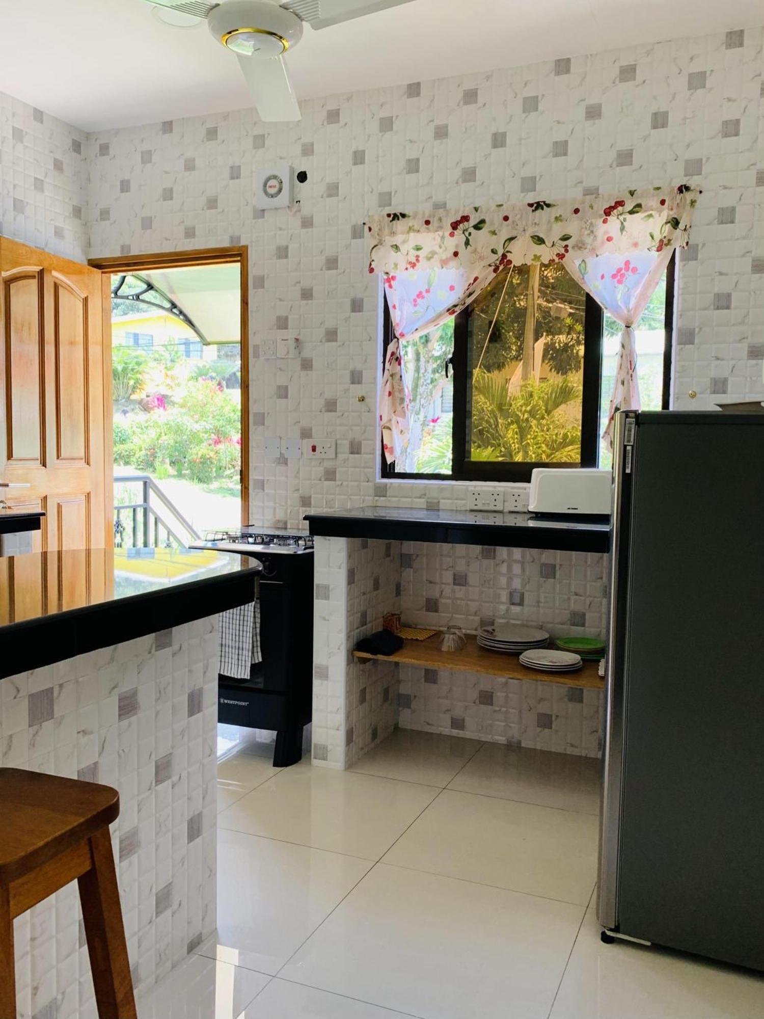 Oceanic View Apartments Beau Vallon  Bagian luar foto