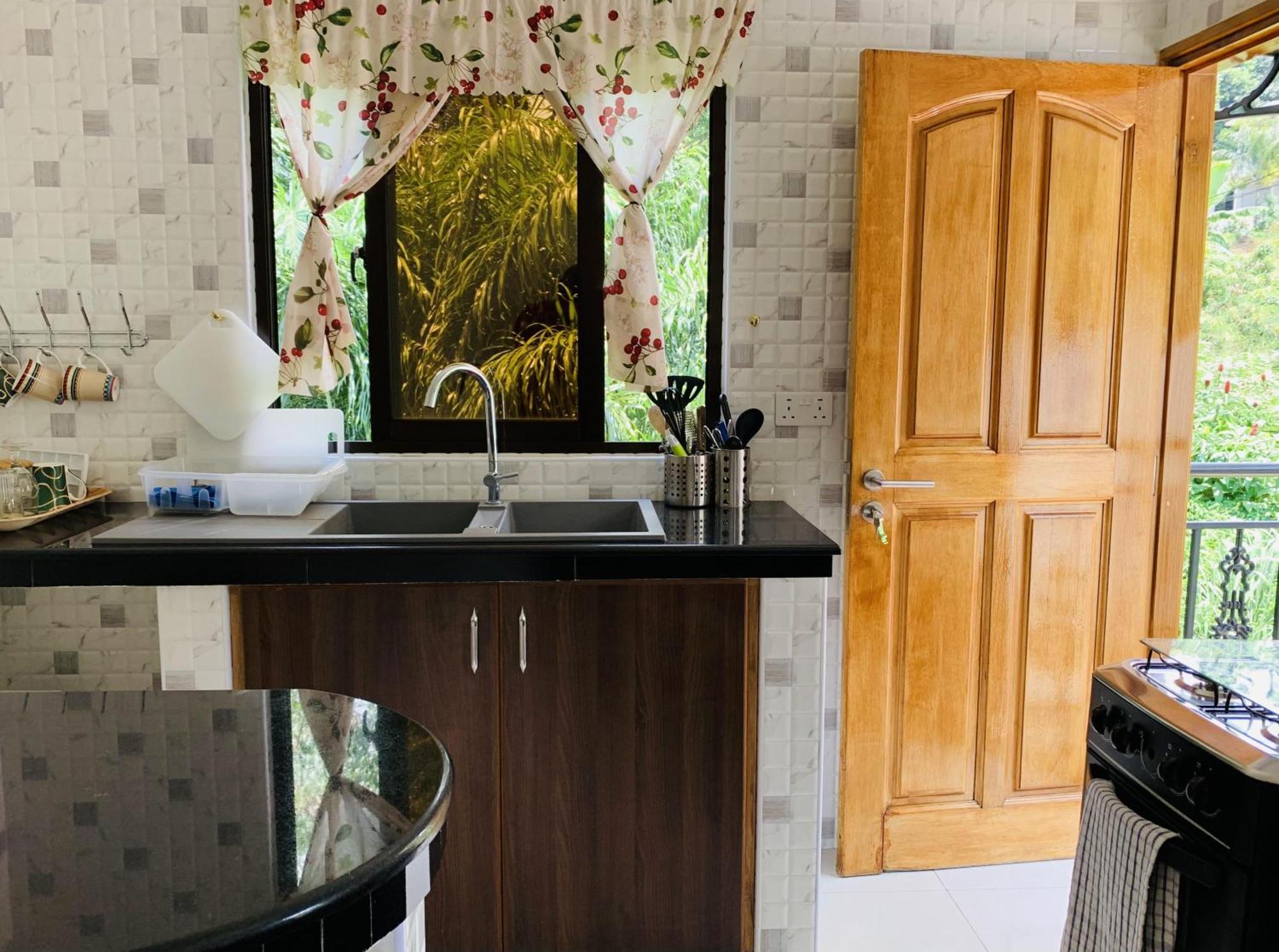 Oceanic View Apartments Beau Vallon  Bagian luar foto